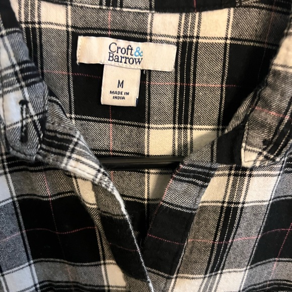 Black and white button down shirt - Picture 2 of 3